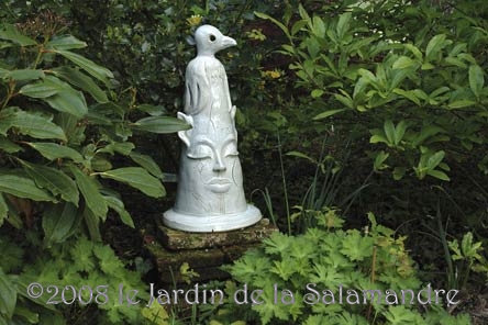 Sculpture au Jardin de la Salamandre en Dordogne